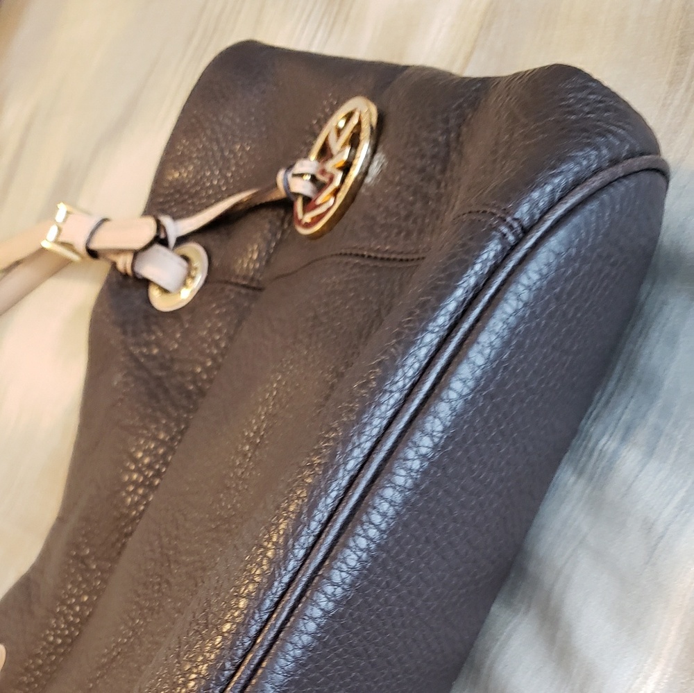 MK purse - Picture 3 of 4